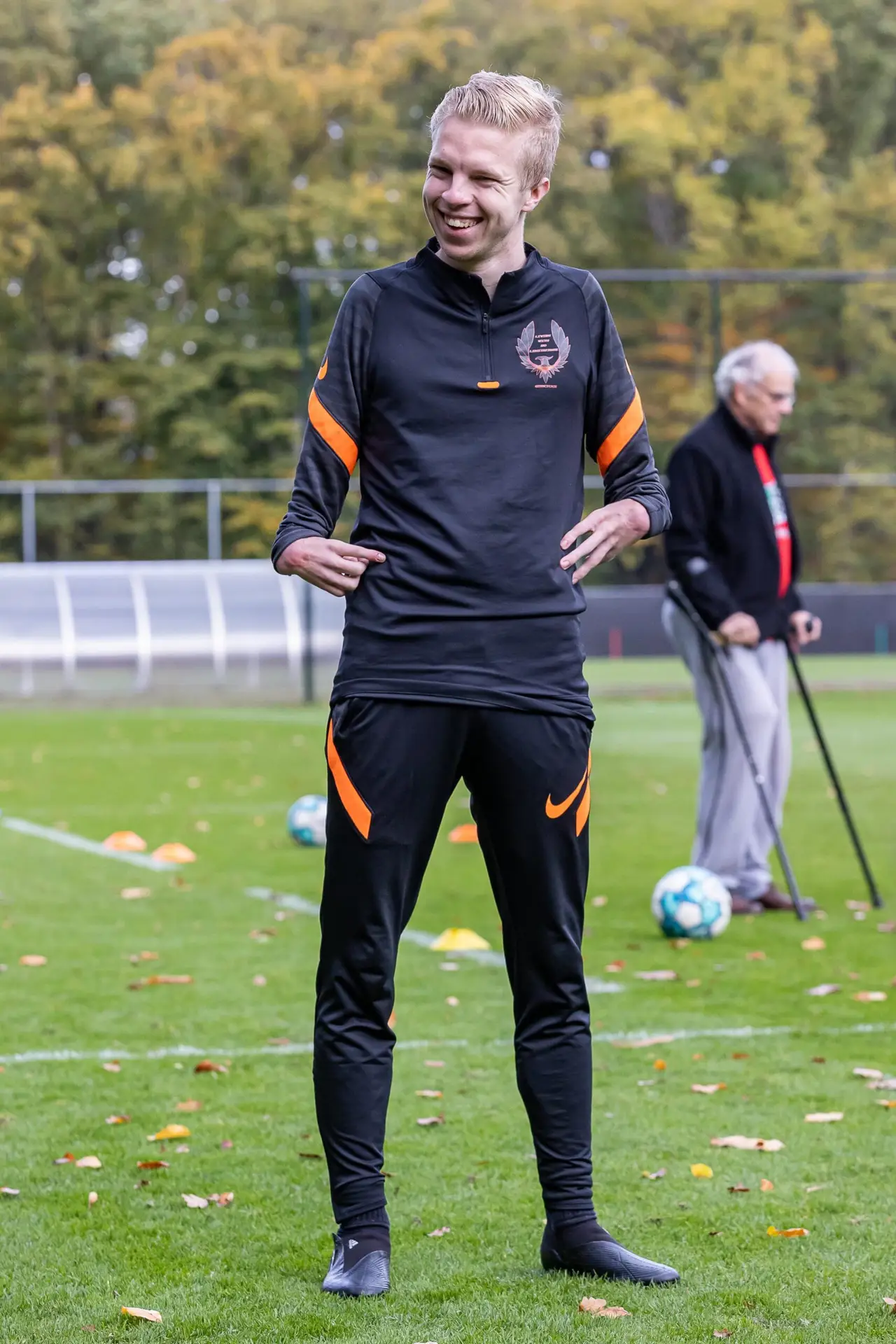 Dennis in training op het veld
